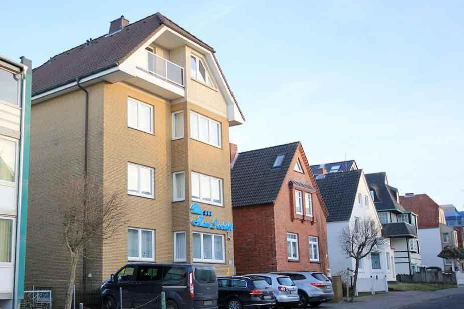 2: Strandnah Und Mit Strandkorb Im Haus Seeluft In Duhnen Cuxhaven