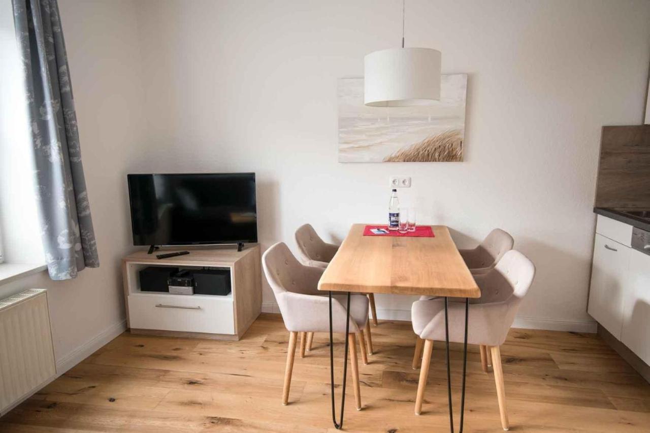 2: Strandnah Und Mit Strandkorb Im Haus Seeluft In Duhnen * Cuxhaven