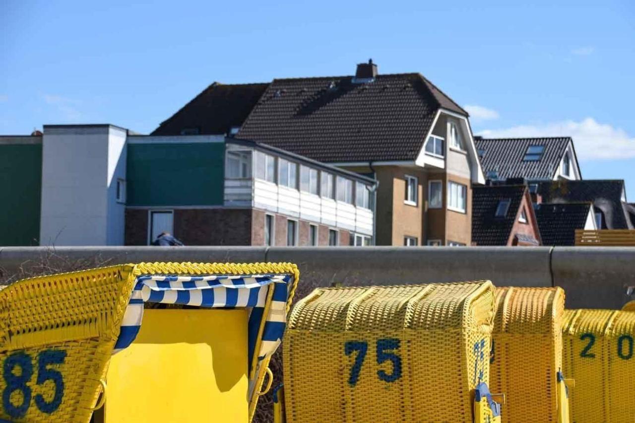 2: Strandnah Und Mit Strandkorb Im Haus Seeluft In Duhnen *
